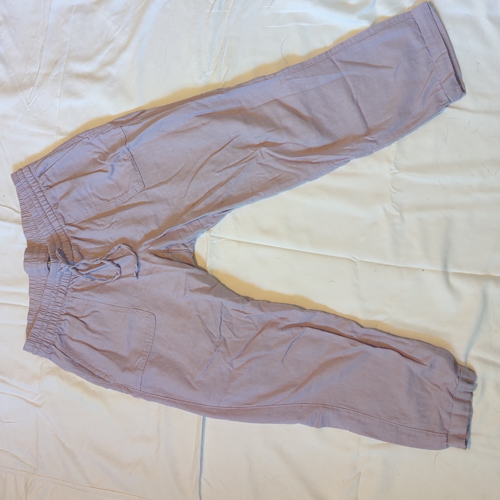 Old Navy capris. Size M, lavender